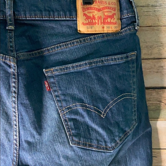 Levi’s Jeans in excellent condition - Picture 3 of 3